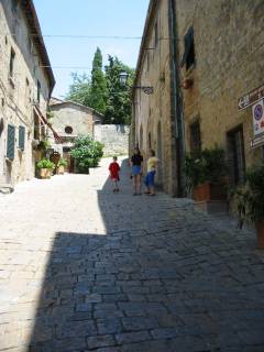 108-0826_img.jpg