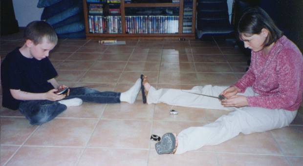 kids-playing-with-cars.jpg